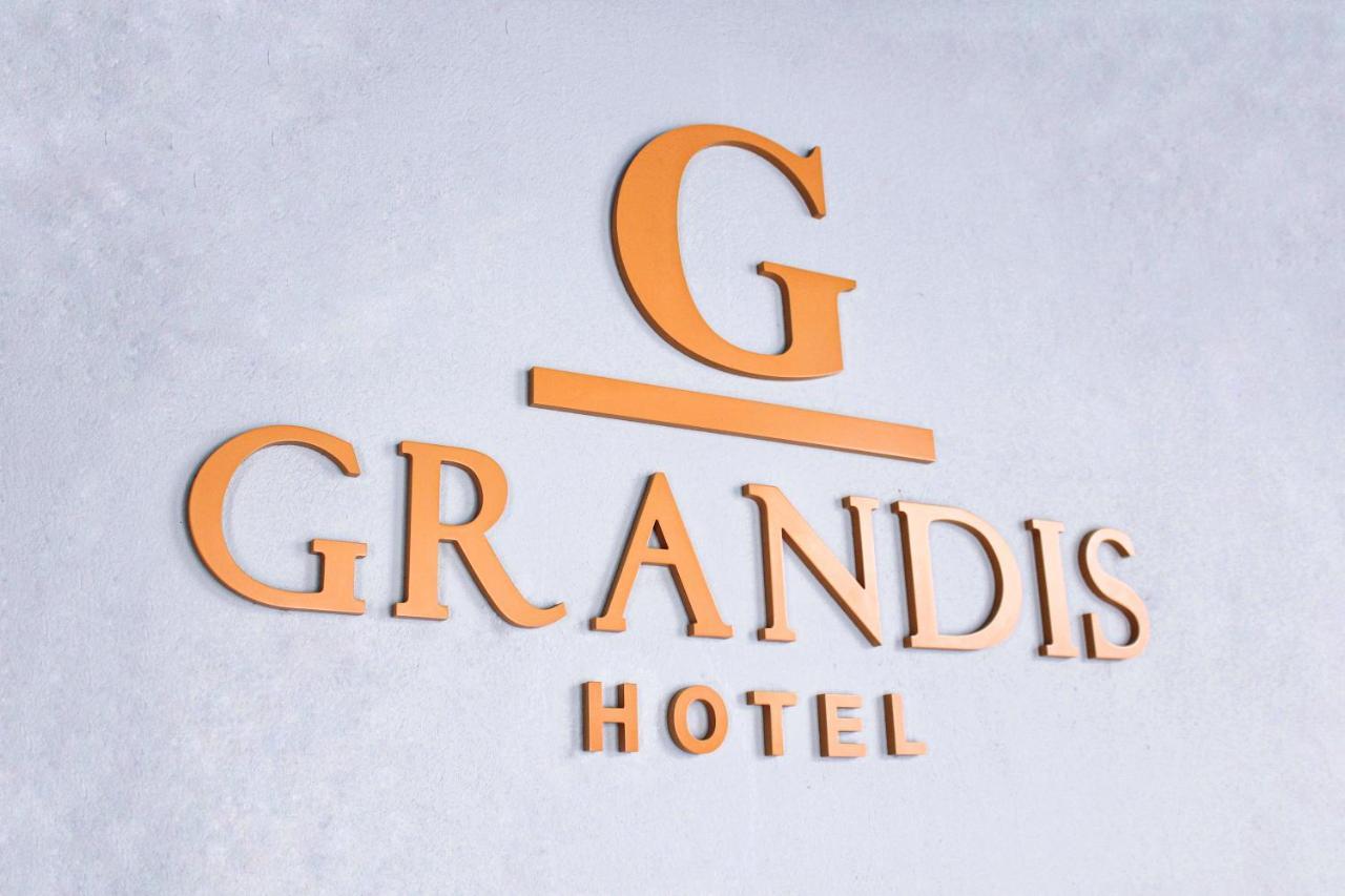 تبليسي Hotel Grandis المظهر الخارجي الصورة